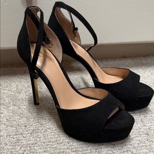 Jennifer Lopez Black and Gold Heels